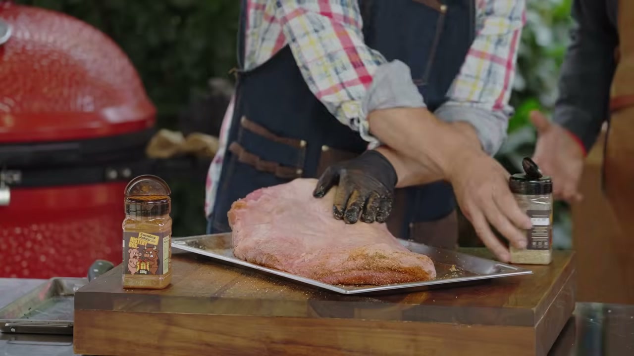 A marhaszegy befűszerezése Smokey Jokey rubbal